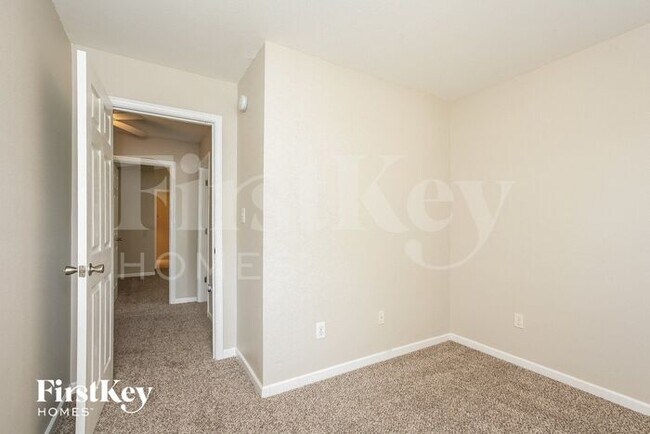 Building Photo - 935 Kitner Ave