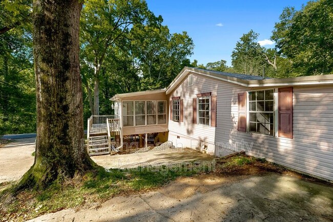 Building Photo - 1412 12th Ave