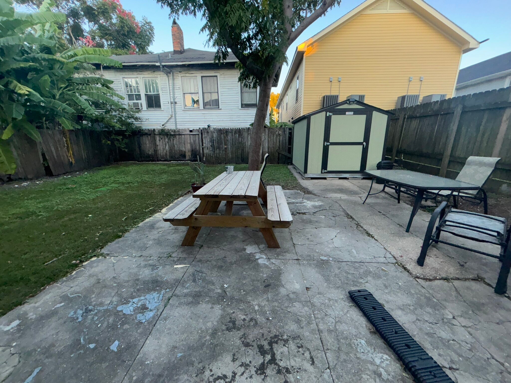 Building Photo - 2427 Peniston St