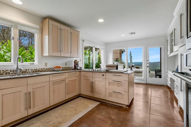 Building Photo - 78 Pascal Ln