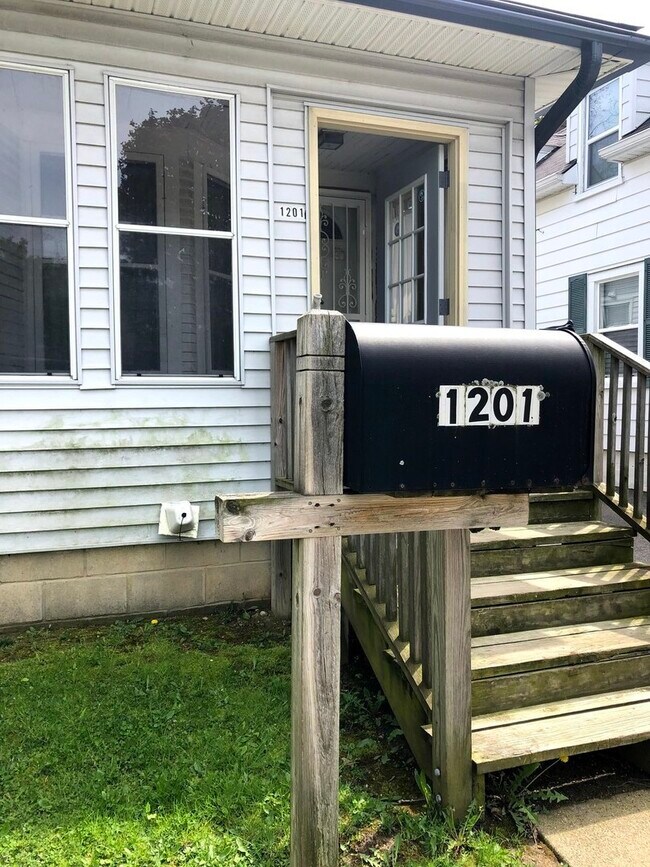 Building Photo - 1201 Brookside Ave