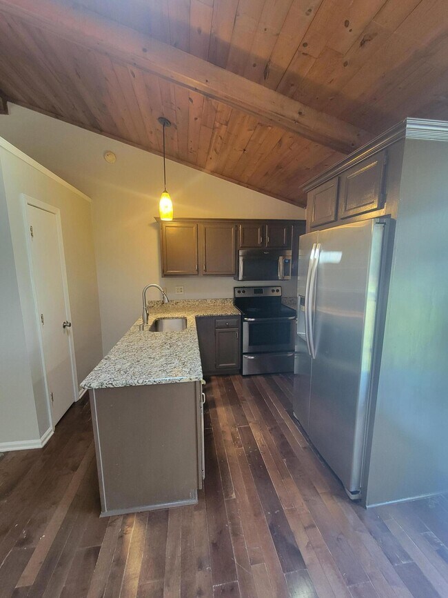 Building Photo - 577 El Paseo Pl