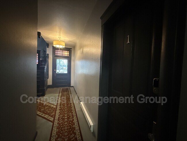 Building Photo - 813 Hall of Fame Dr