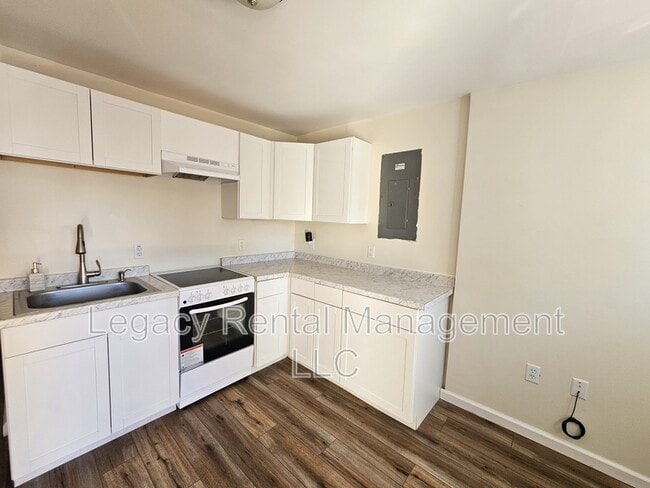 Building Photo - Rear 626 N. Church Street - 1