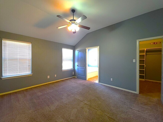 Building Photo - 3323 Mugsy Dr