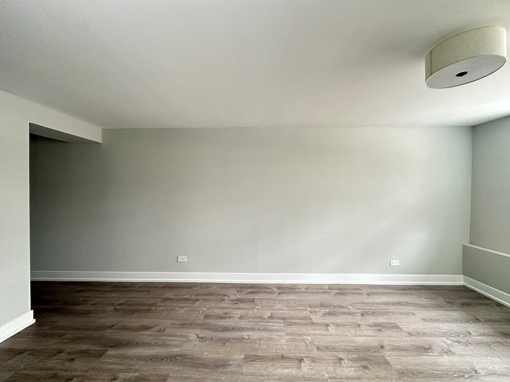 Building Photo - 509 W Barry Ave