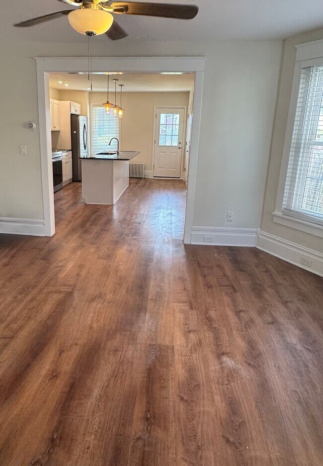 Building Photo - 3 Bedroom Home in Emmaus