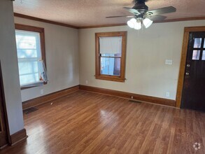 Building Photo - Nice 2 bedroom with unfinished basement an...