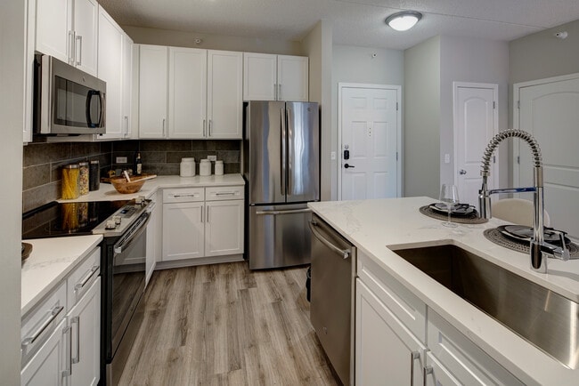 Building Photo - 1155 Museum Blvd