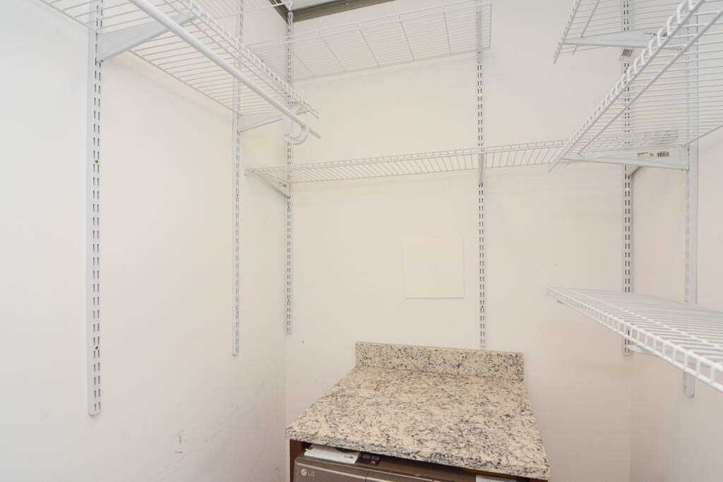 Building Photo - 2915 N Mildred Ave