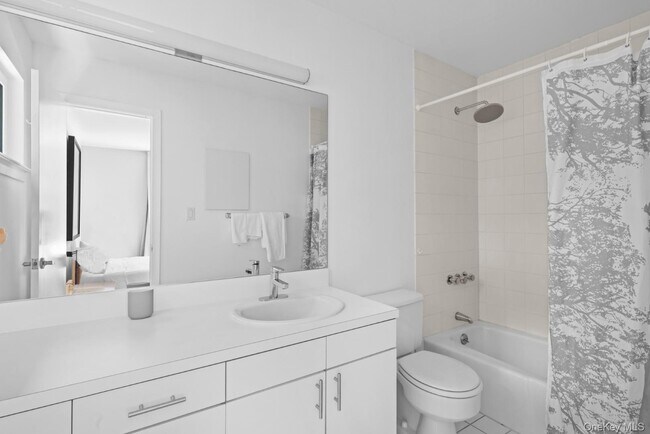 Building Photo - 24 Quogue Riverhead Rd