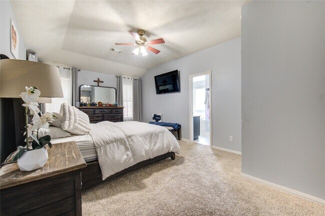 Building Photo - 5143 W Harrow Dr