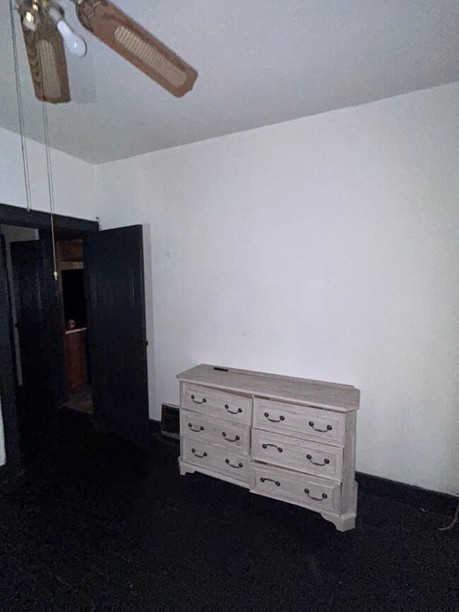 Building Photo - 725 N 39th St
