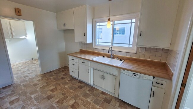 Building Photo - COMING SOON! Beautiful 3 Bed 2 Bath with 2 Car Garage, Laundry Room, and Storage Shed!