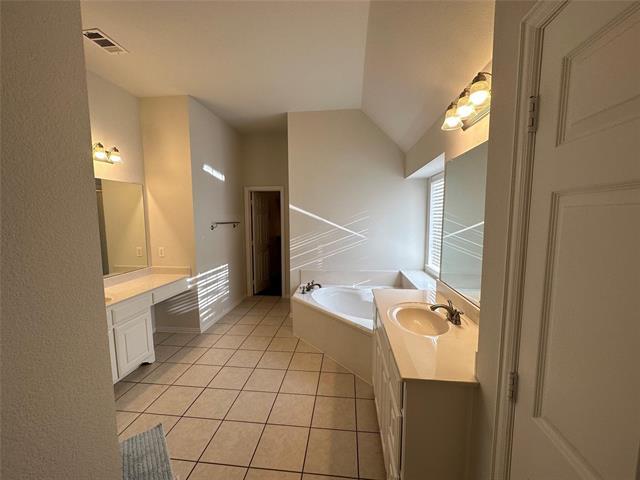 Building Photo - 11703 Stephenville Dr