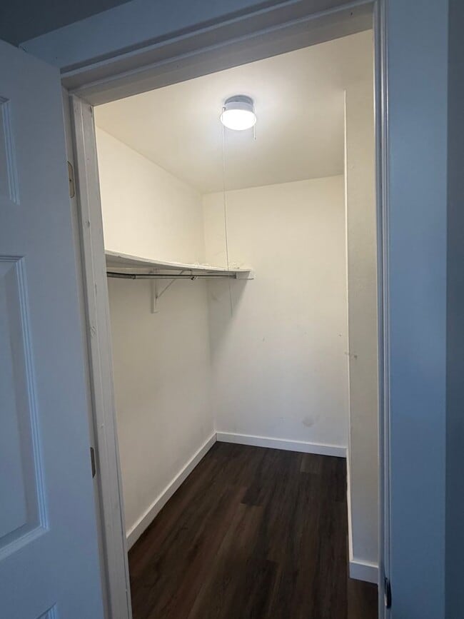 Building Photo - 1000 Bayside Dr.  2378