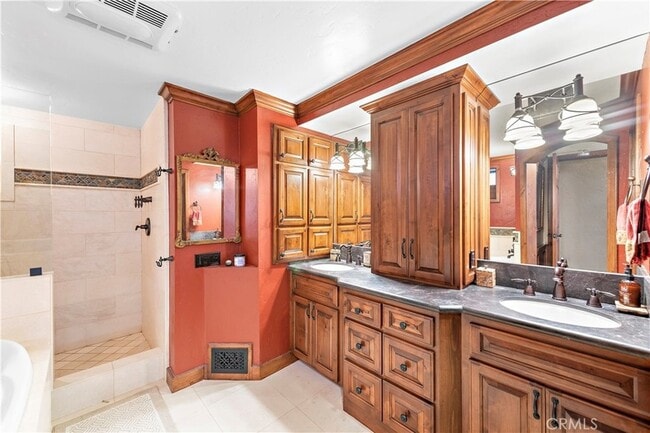 Building Photo - 400 Cottage Grove Rd