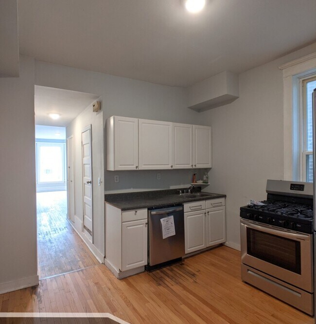 Building Photo - 3544 N Halsted St