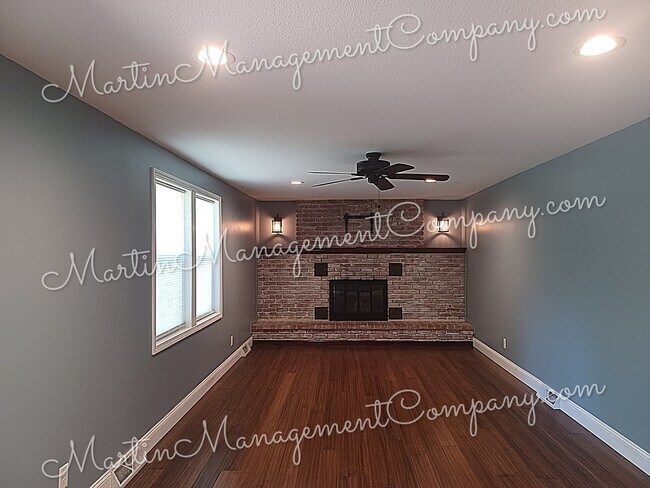 Building Photo - 2708 S Quincy Ave