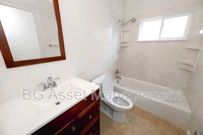 Building Photo - 760 Alhambra Rd