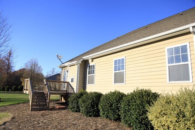 Building Photo - Perfect 4bd/2.5bth home in desirable Millb...