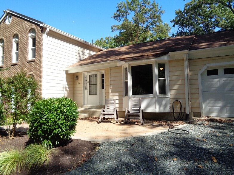 Building Photo - 3800 Bell Rd