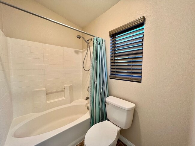 Building Photo - BEAUTIFUL 2BD/2BA SOUTHEAST