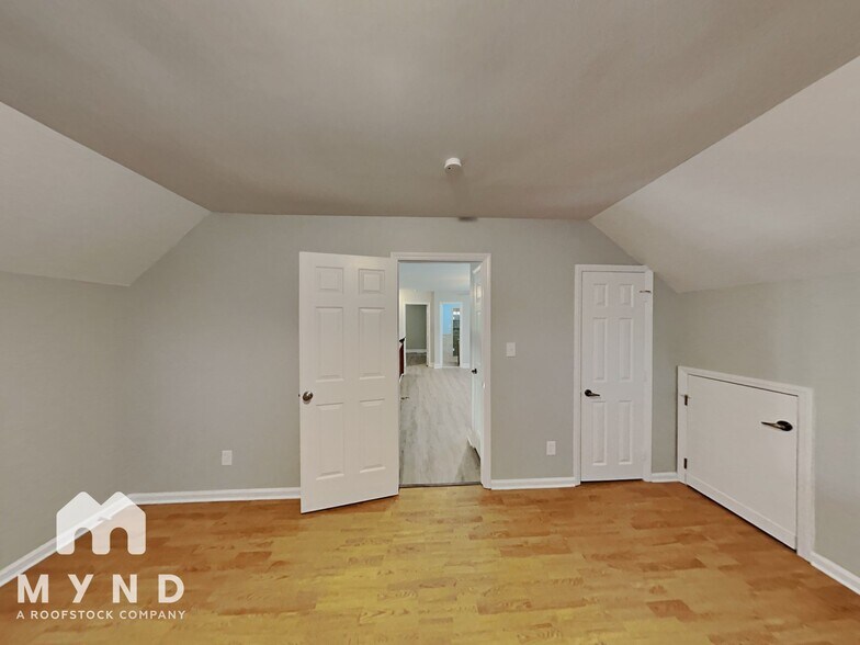 Building Photo - 9222 Idlewild Rd