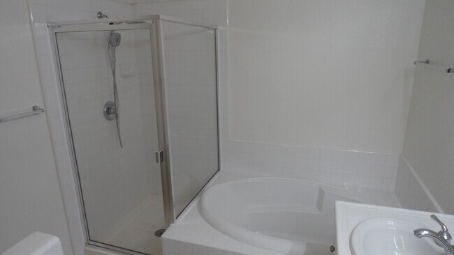 Building Photo - 33 Bonsall