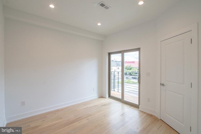 Building Photo - 119 Greenwich St