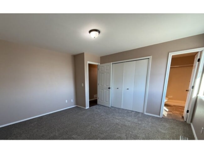 Building Photo - Beautiful split level home in Fountain