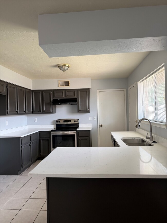 Building Photo - 22726 Leedstown Ln