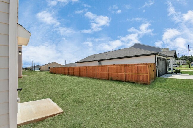 Building Photo - 1361 Rd 5102