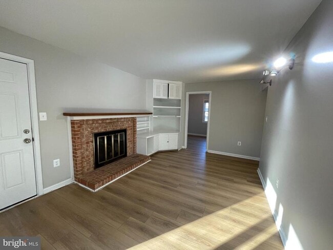 Building Photo - 7004 Wick Ln