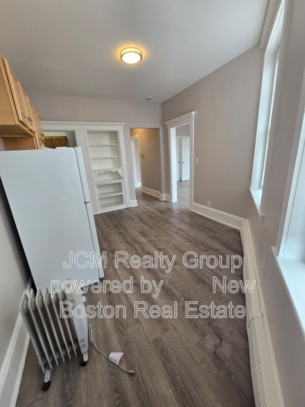 Building Photo - 124 Central Ave