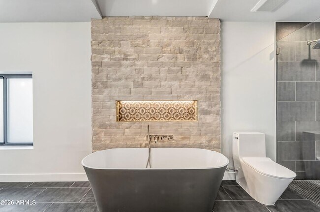 Building Photo - 9046 N 28th St