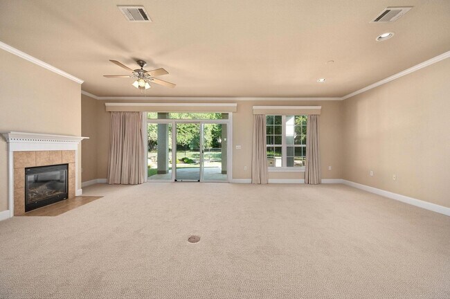 Building Photo - 216 Armstrong Dr