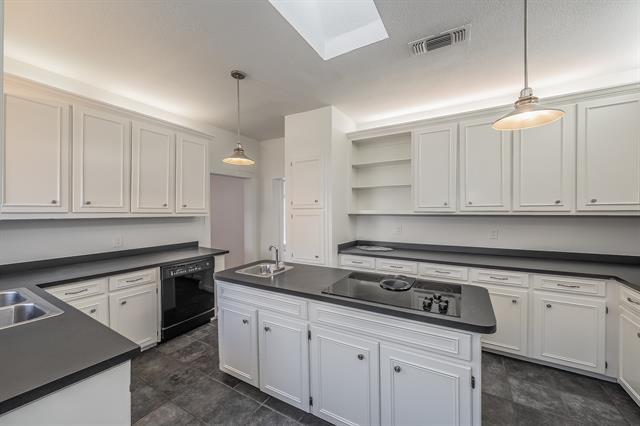 Building Photo - 2412 Kenley St