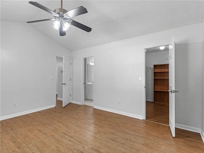 Building Photo - 108 Greenleaf Dr