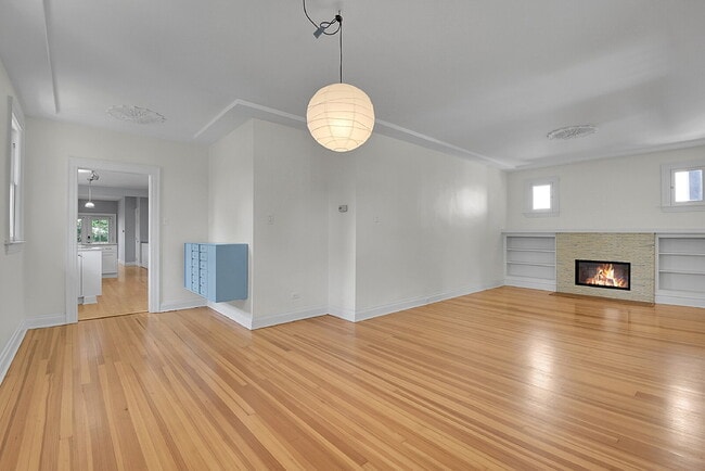 Building Photo - $4,595.95- 4 Bed, 3 Bath Home in Denver with Charming Updates!