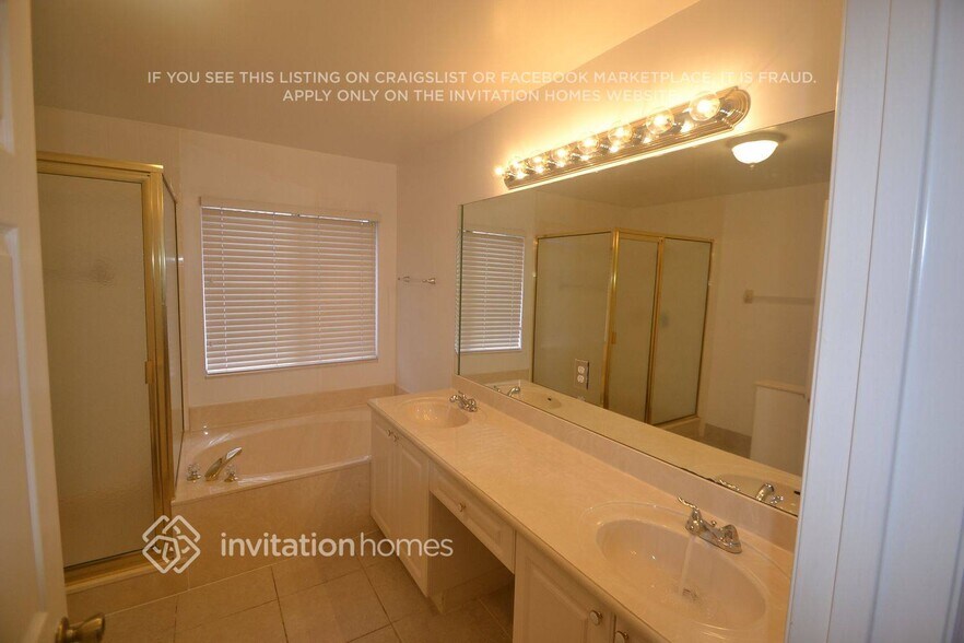 Building Photo - 3774 Woodfield Dr