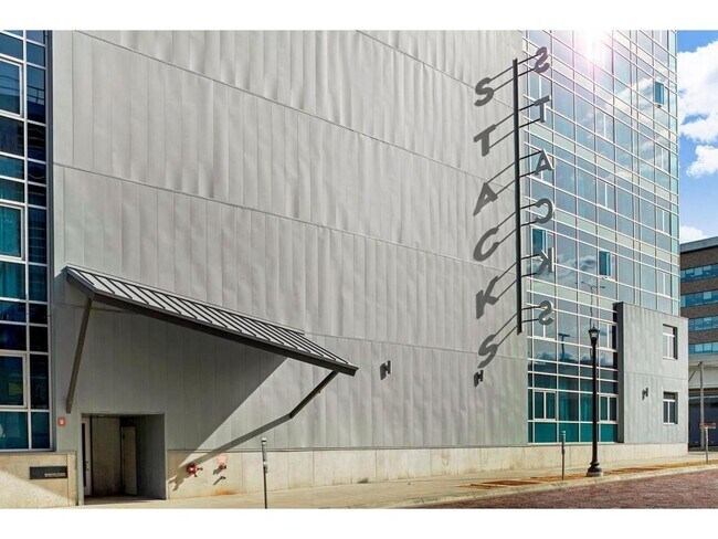 Building Photo - 345 6th Ave N