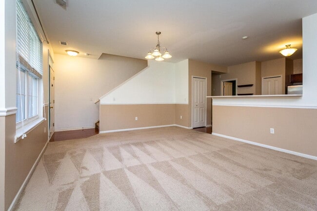 Building Photo - 3839 Norwich Dr