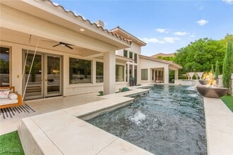 Building Photo - 2640 Mirabella St