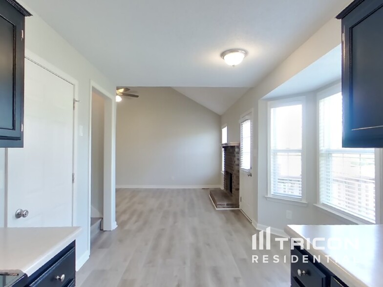 Building Photo - 276 Harold Dr