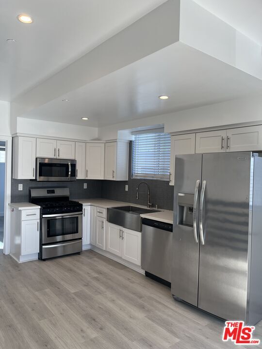 Primary Photo - 642 N Manhattan Pl
