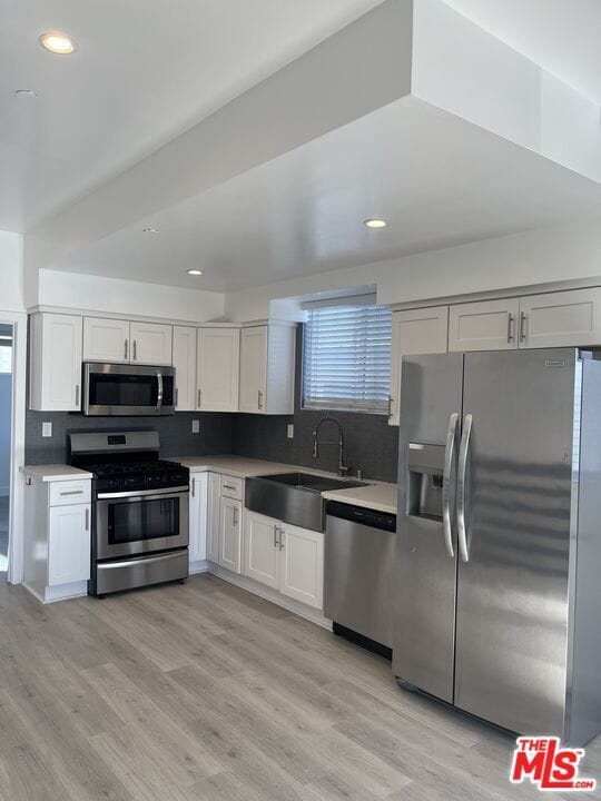 Building Photo - 644 N Manhattan Pl