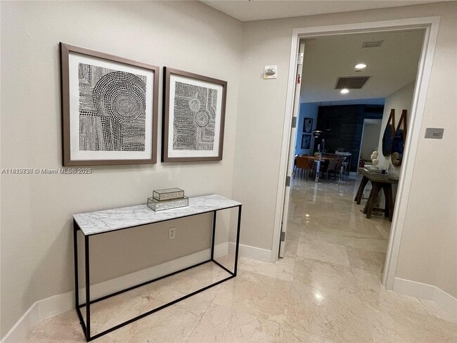 Building Photo - 15901 Collins Ave
