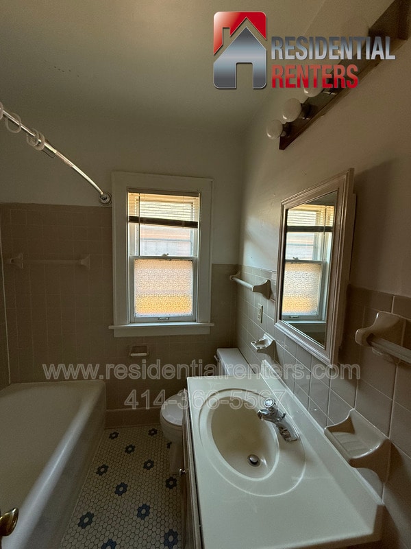 Building Photo - 4435 N Cramer St