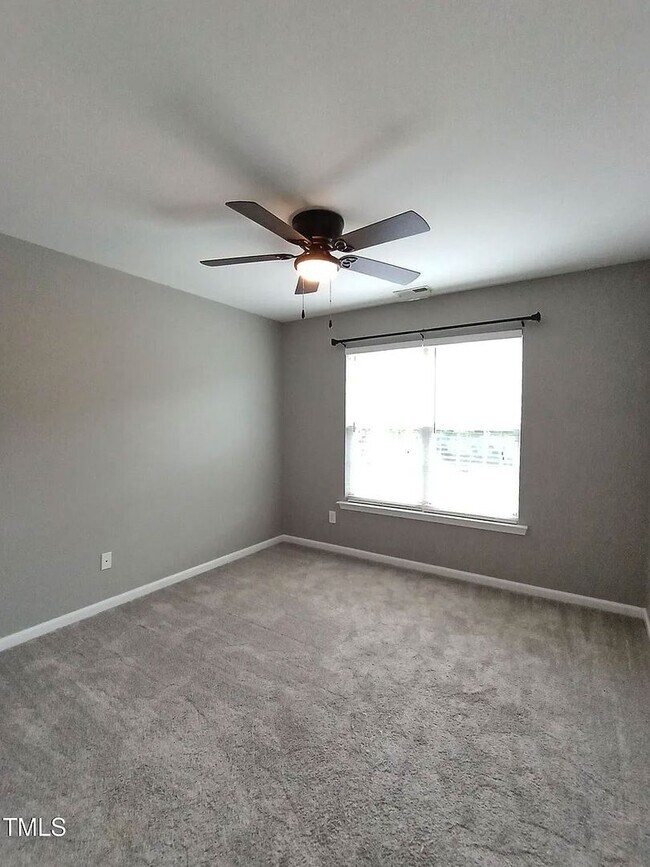 Building Photo - Sought After Riverwood Townhome!